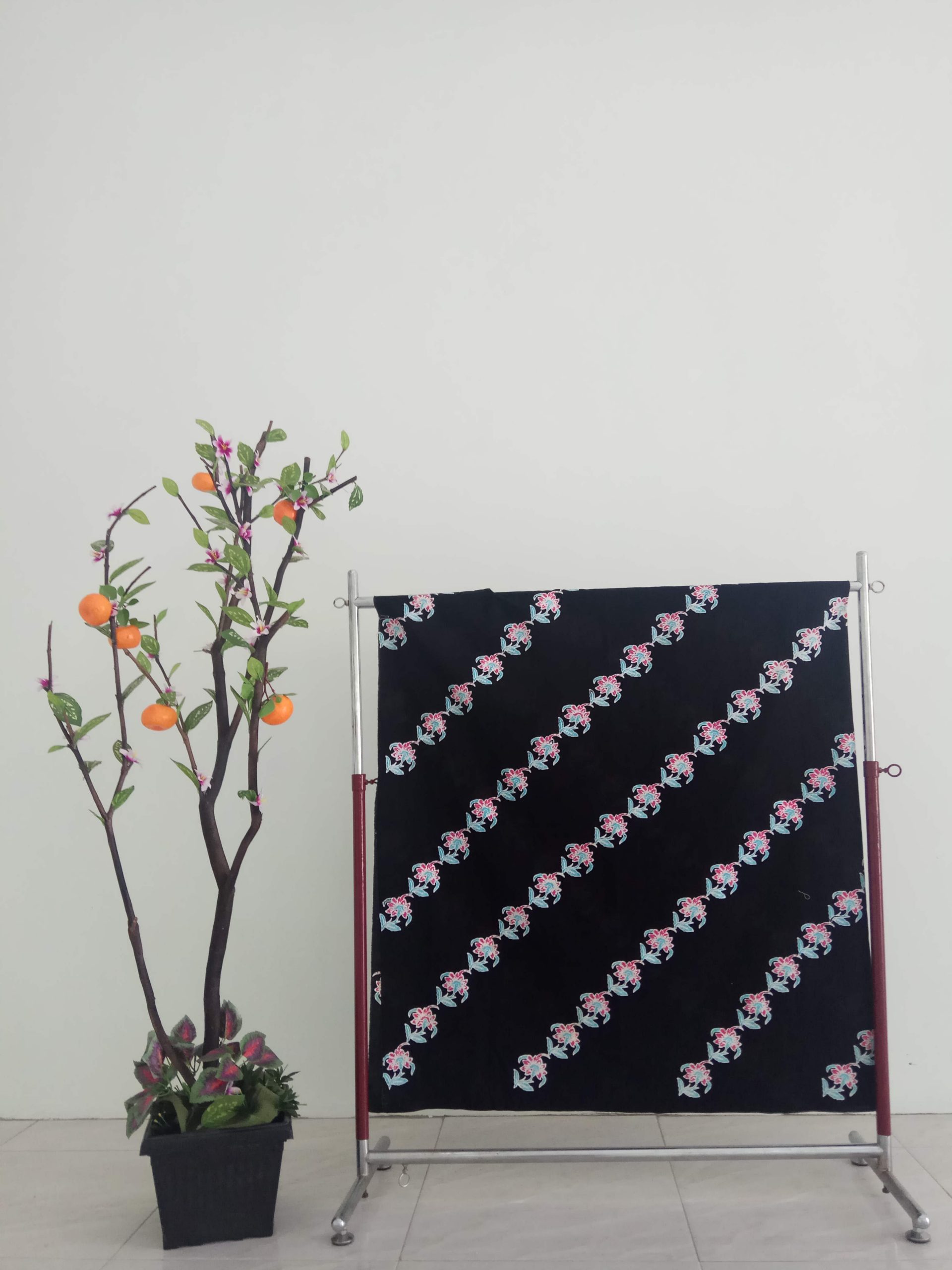 Sekarsari Batik Hitam-01